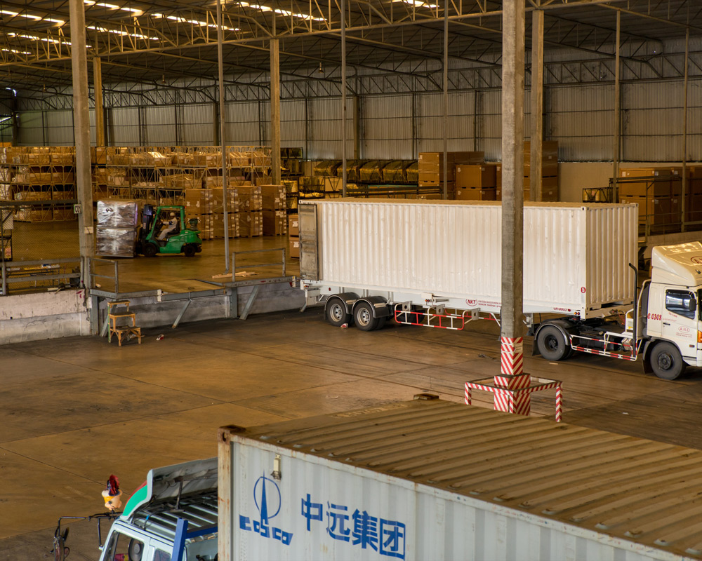 pic-distribution-center-04